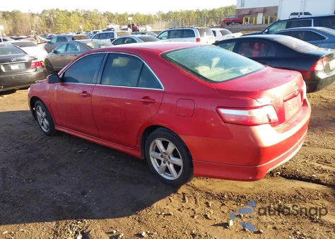 2007 Toyota Camry Se z USA, uszkodzony, nr VIN 4T1BE46K77U101657